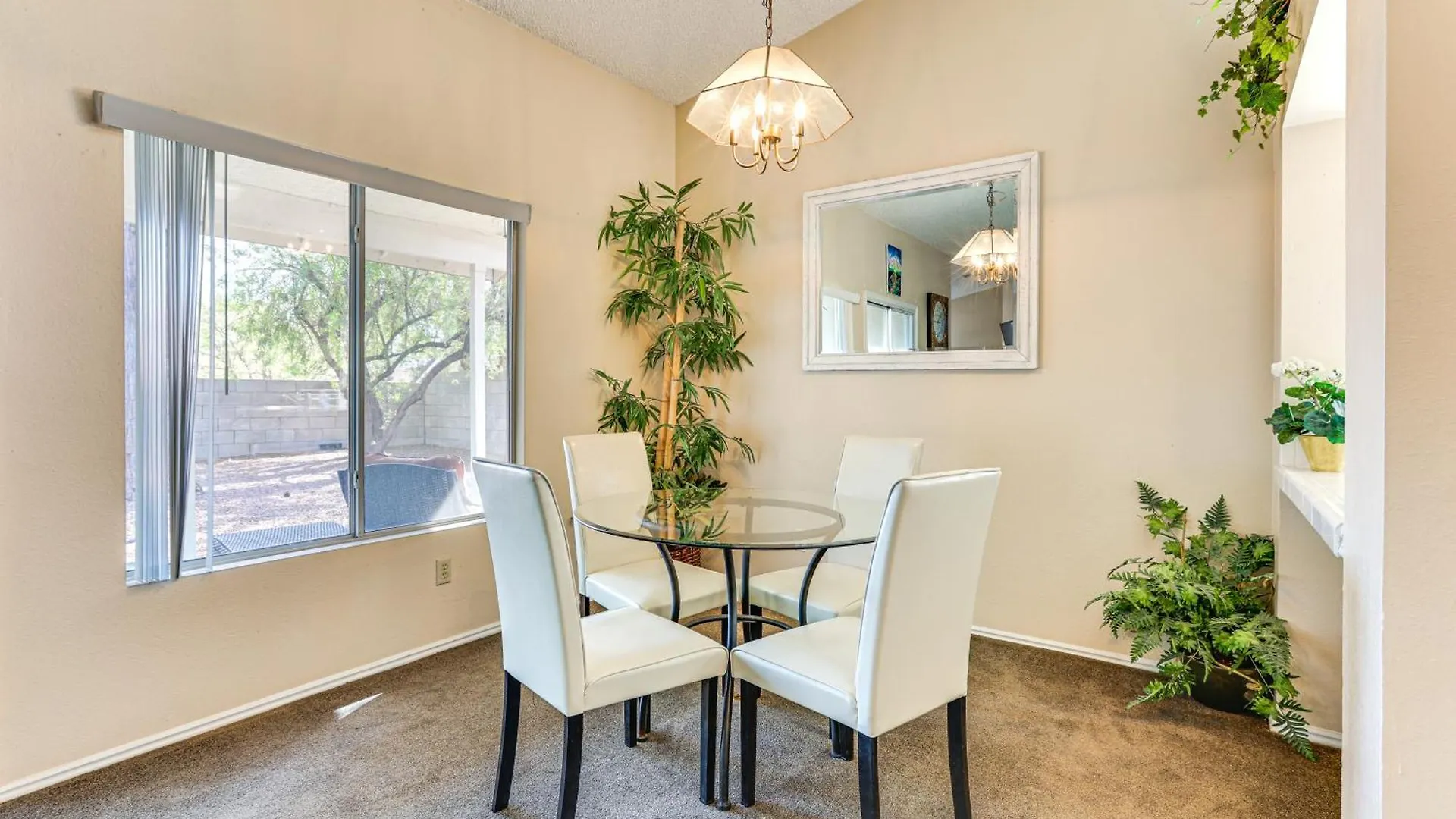 Holiday home Furnished Patio, Fenced Yard Home In Green Valley Las Vegas